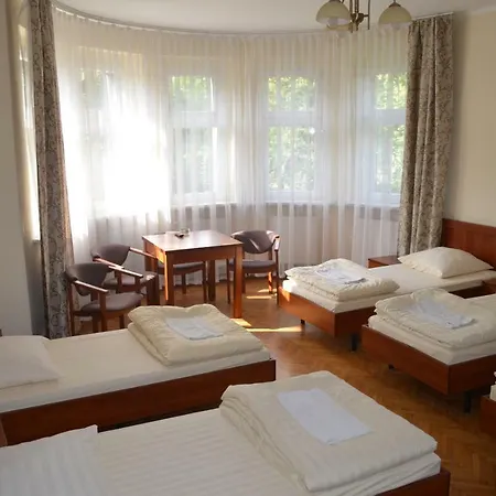 Gwarek Hostel *